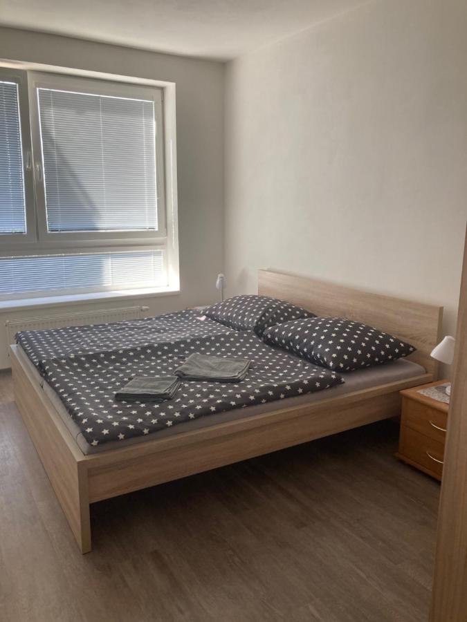 Apartman Edita - Byt S Terasou A Parkovacim Stanim, Topolova, Olomouc Daire Dış mekan fotoğraf